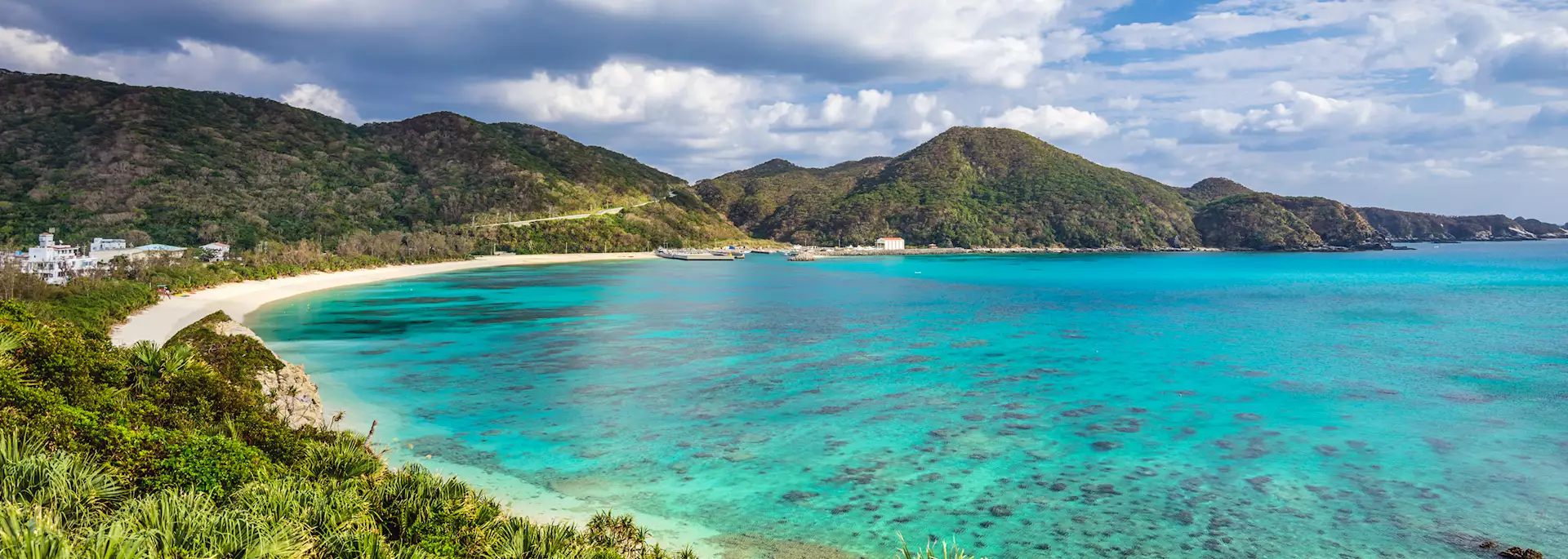 City & beach: Tokyo & Okinawa